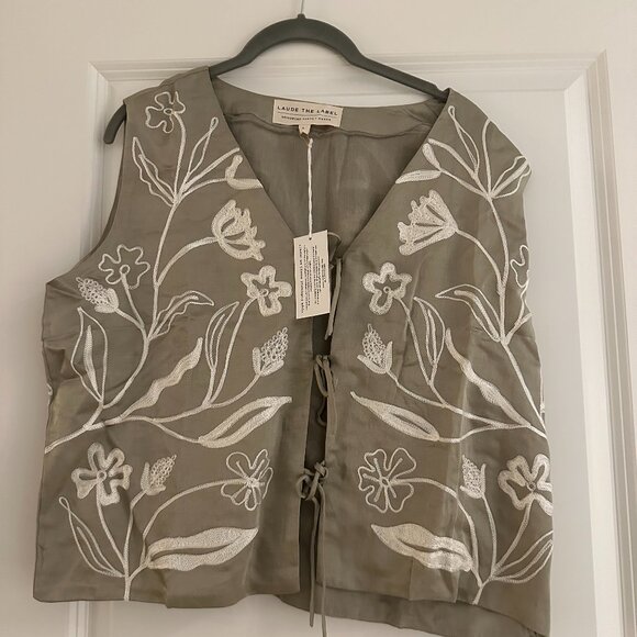 NWT Laude the Label Embroidered Tie Front Vest - Putty Flora - Small (S) - Picture 2 of 4